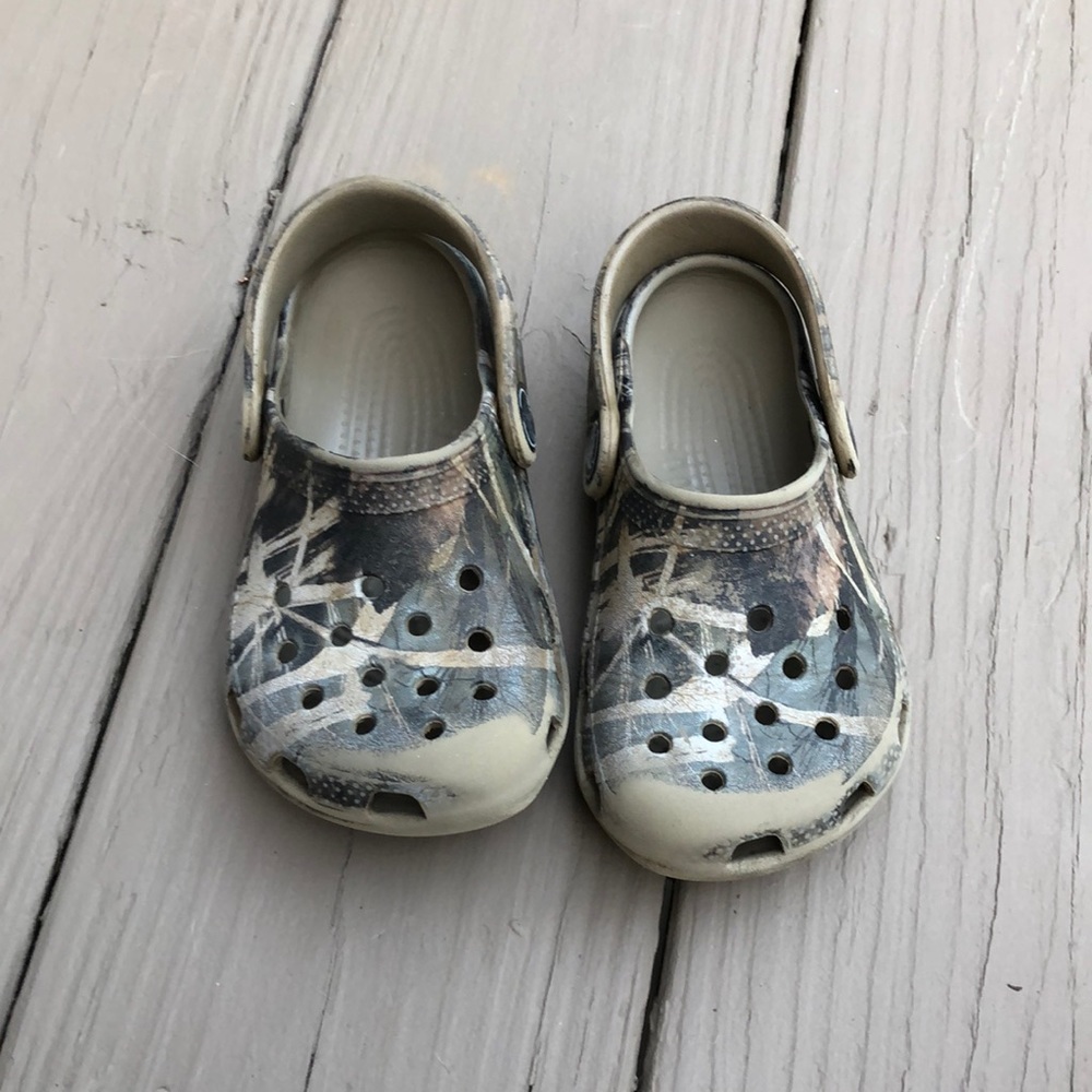 Boys crocs
